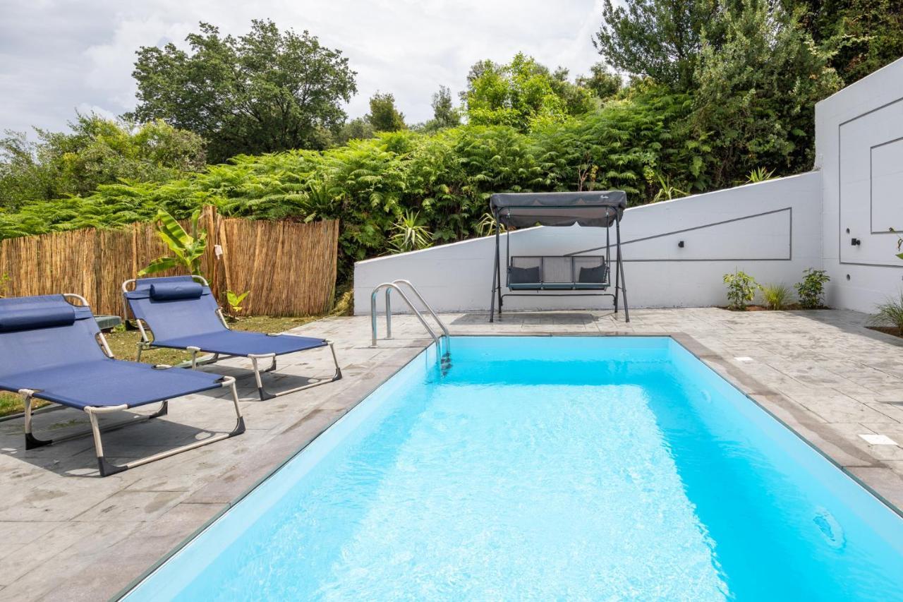 Villa Summer Stories Pool